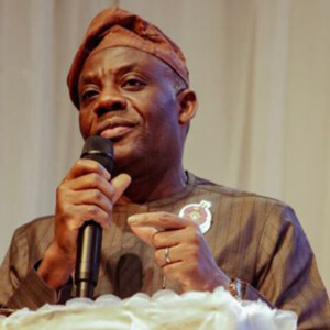 Dr Tunji Alausa 957x598